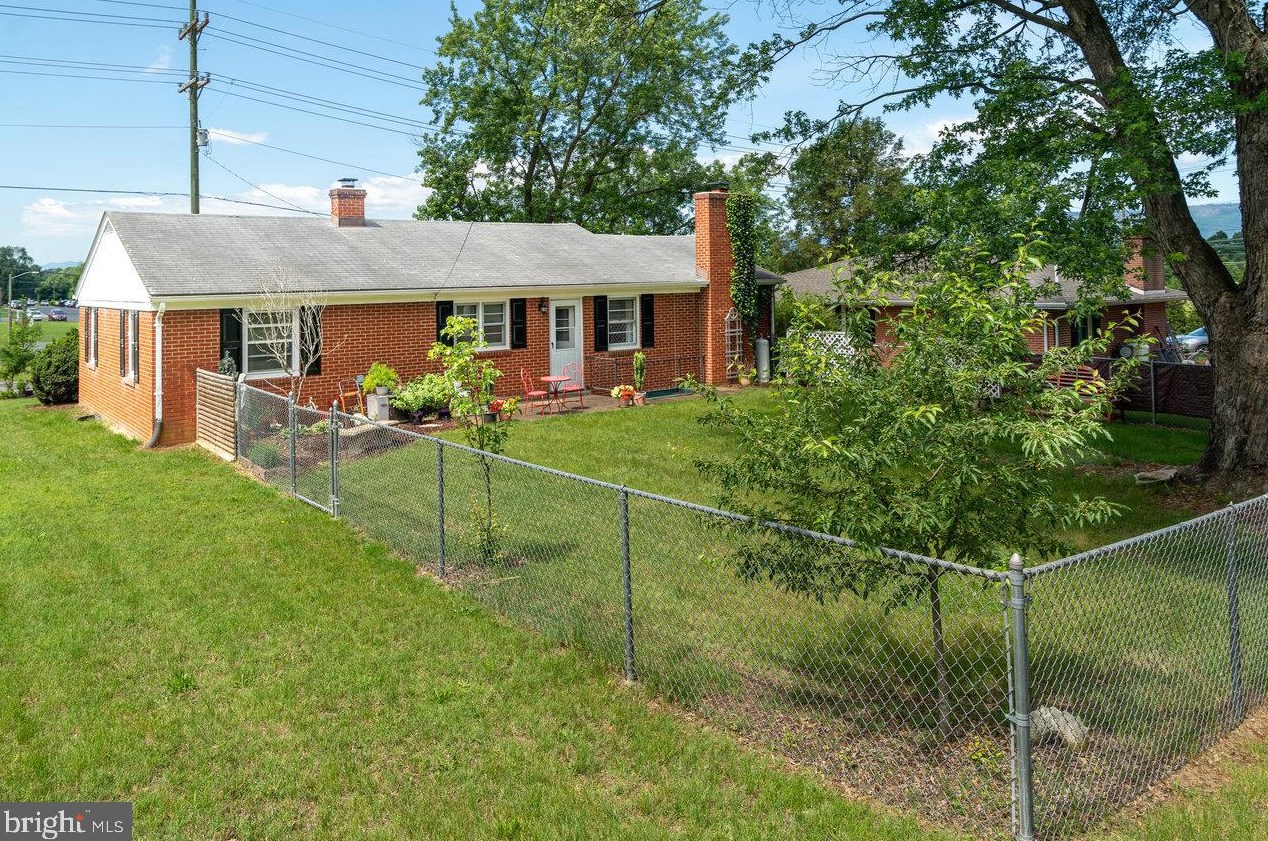 103 Luray Ave, Richmond National Battlefiel VA  22835-1375 exterior