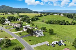 127 Deerfield Estates Dr, Stanley, VA 22851 - Photo 29