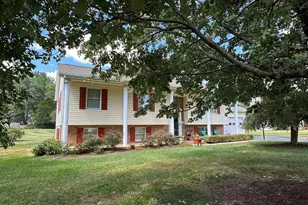 3 Meadow Ln, Luray, VA 22835 - Photo 1