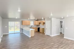 405 N View Dr, Stanley, VA 22851 - Photo 7