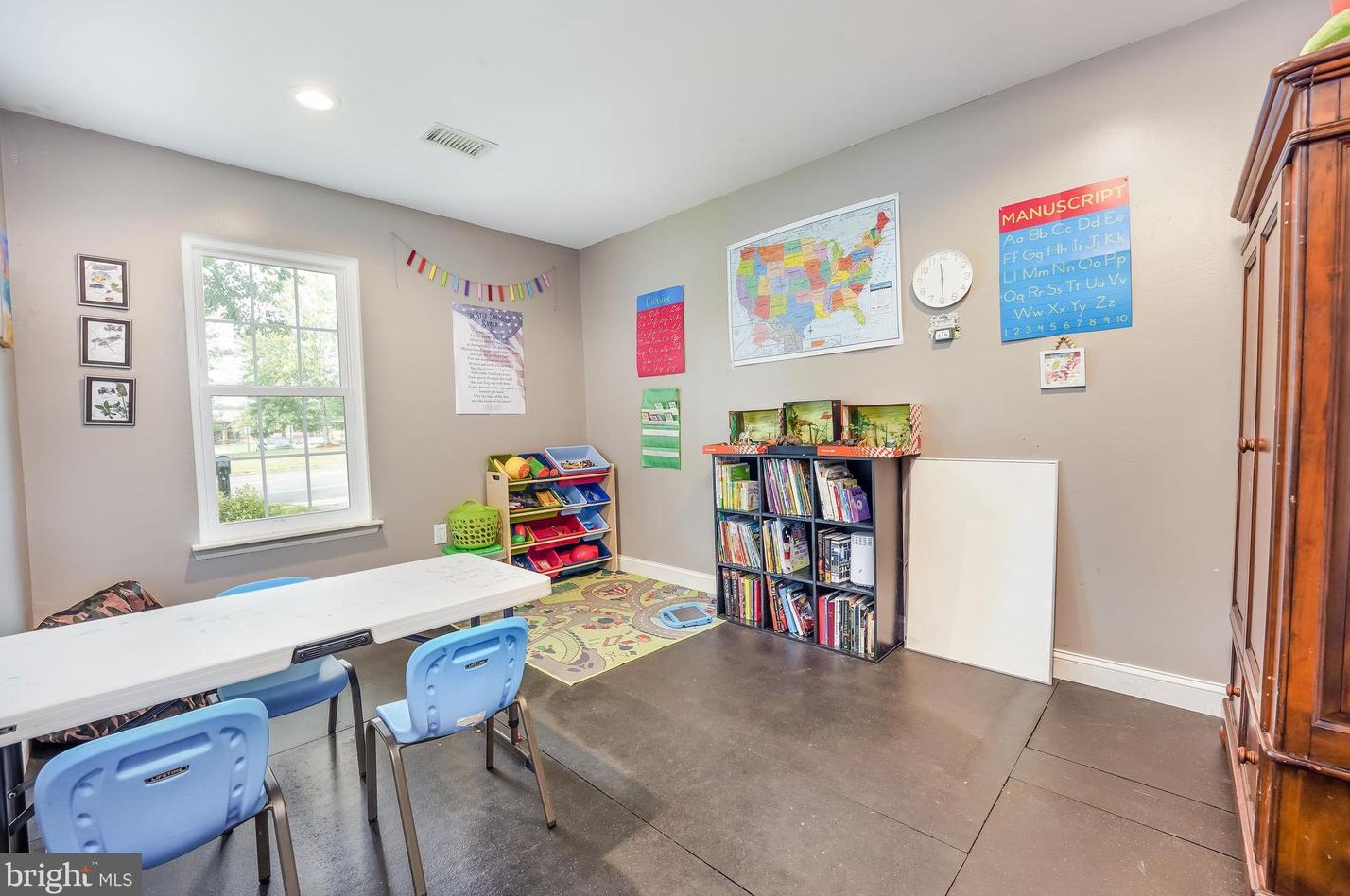 13439 Princedale Dr, Woodbridge VA  22193-3911 exterior