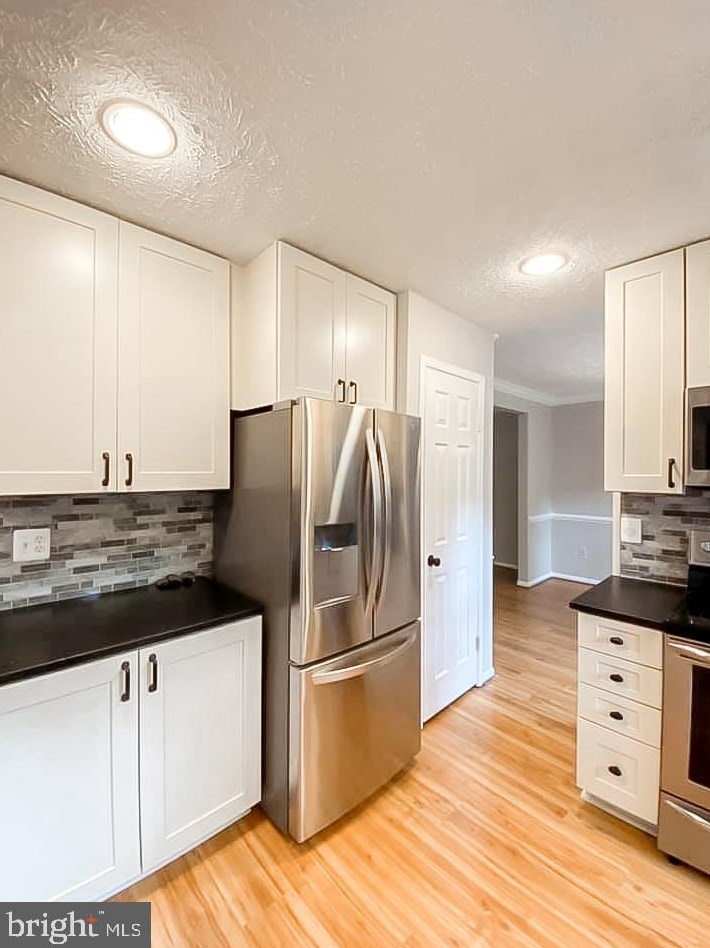 15202 Holleyside Dr, Dumfries VA  22025-1087 exterior