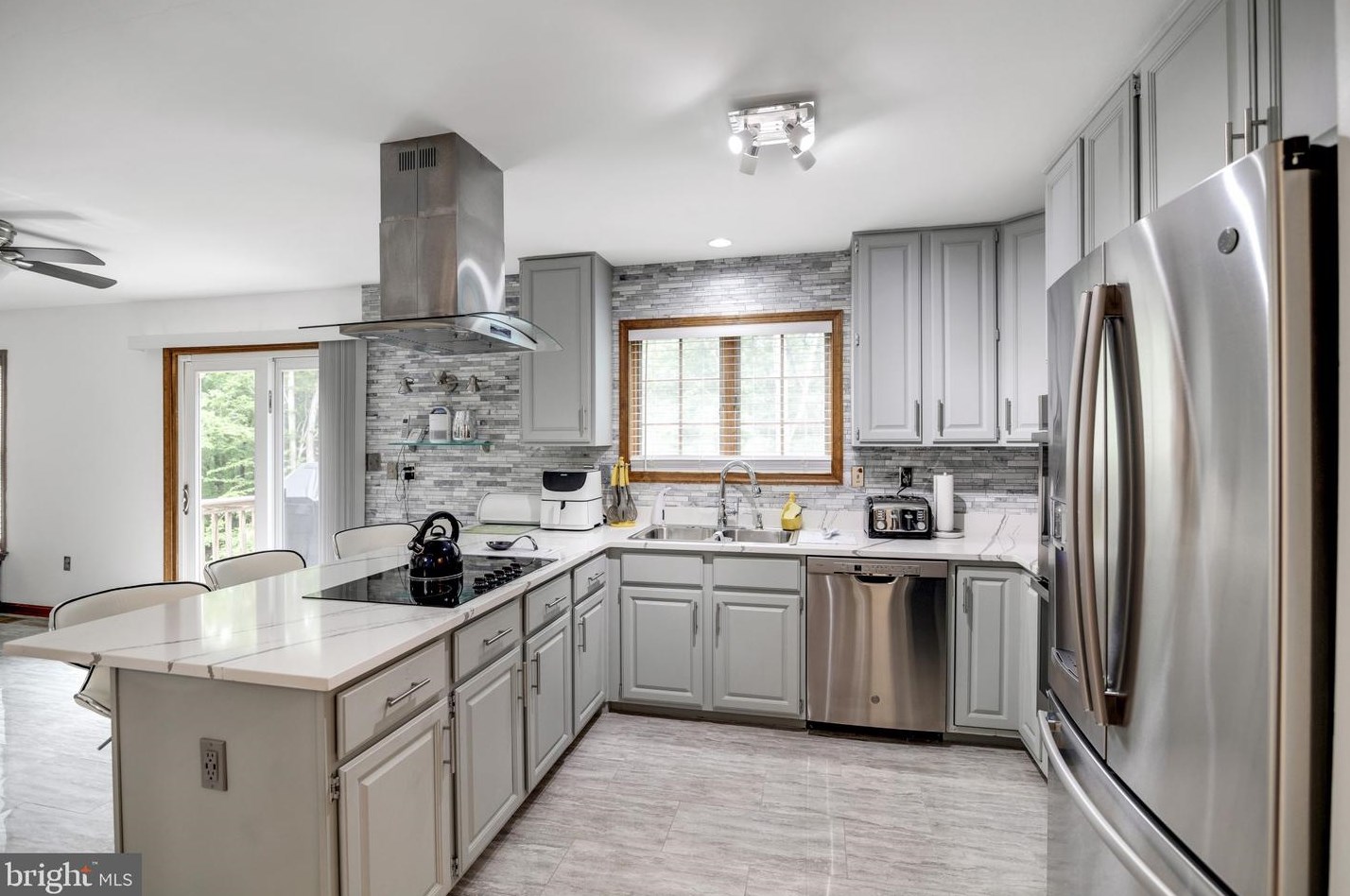 6901 Scenic Pointe Pl, Manassas VA  20112-8638 exterior