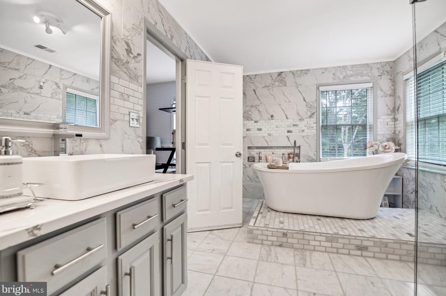 6901 Scenic Pointe Pl, Manassas VA  20112-8638 exterior