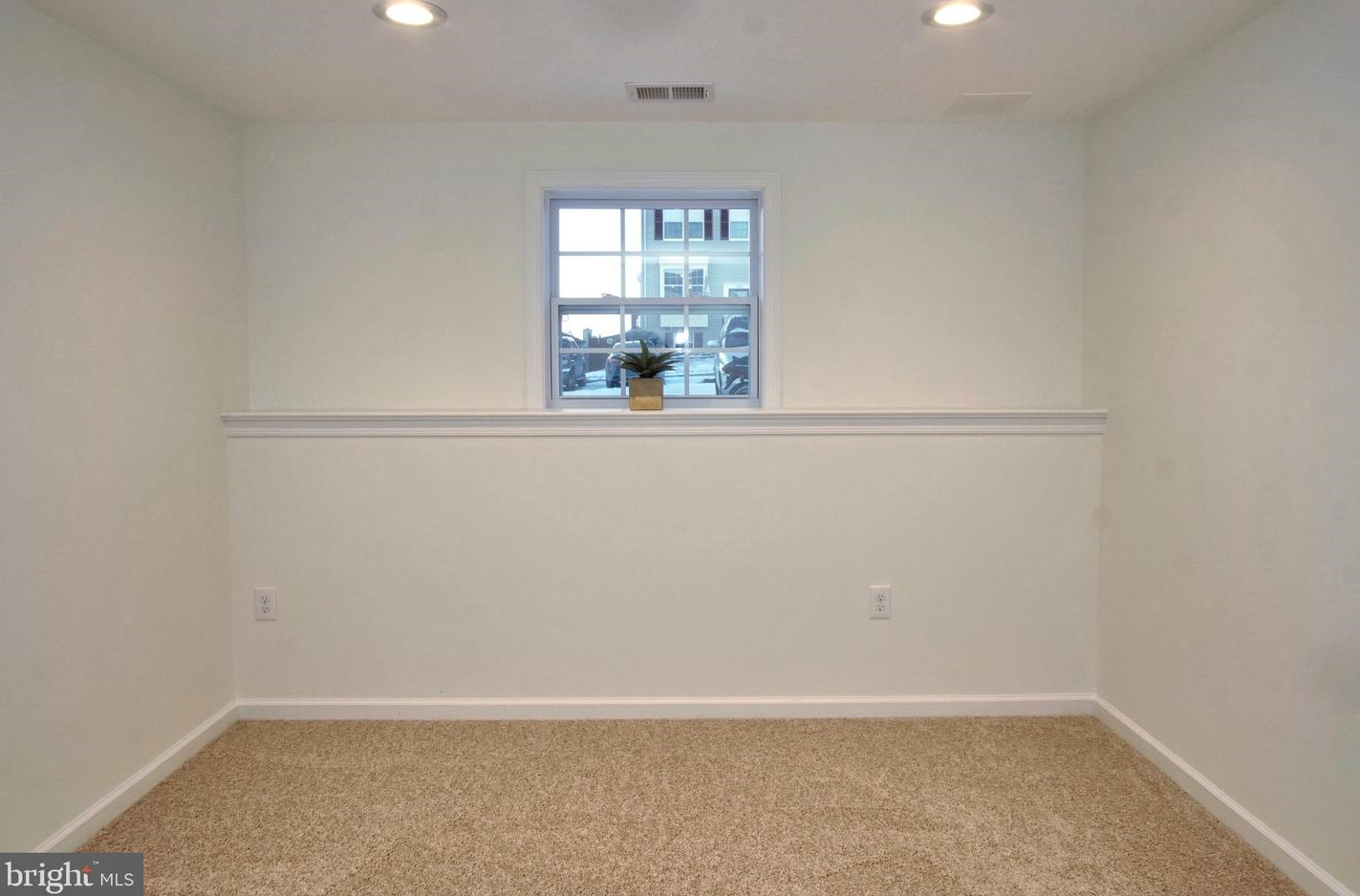 17413 Cosgrove Way, Dumfries VA  22026-3315 exterior