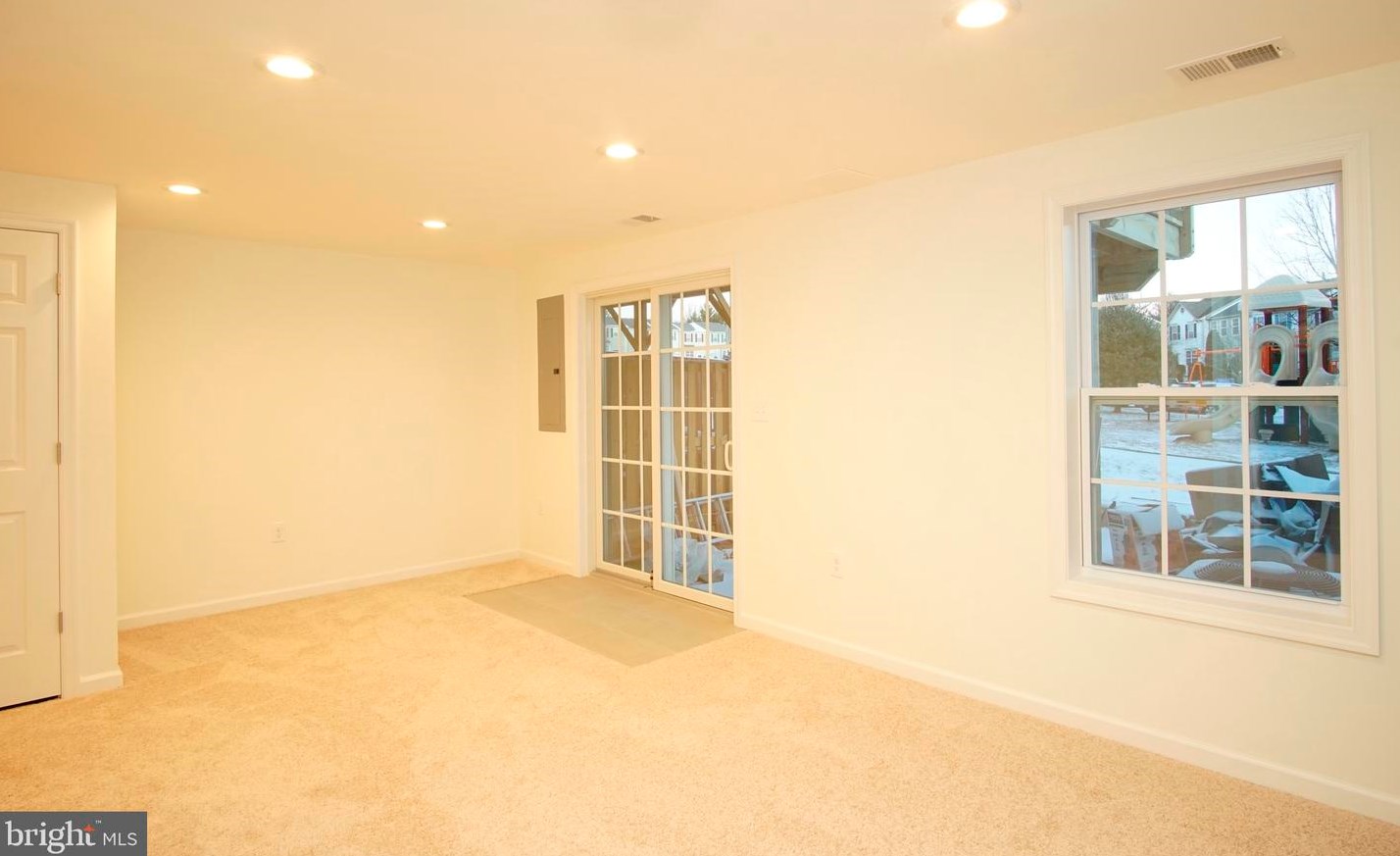 17413 Cosgrove Way, Dumfries VA  22026-3315 exterior