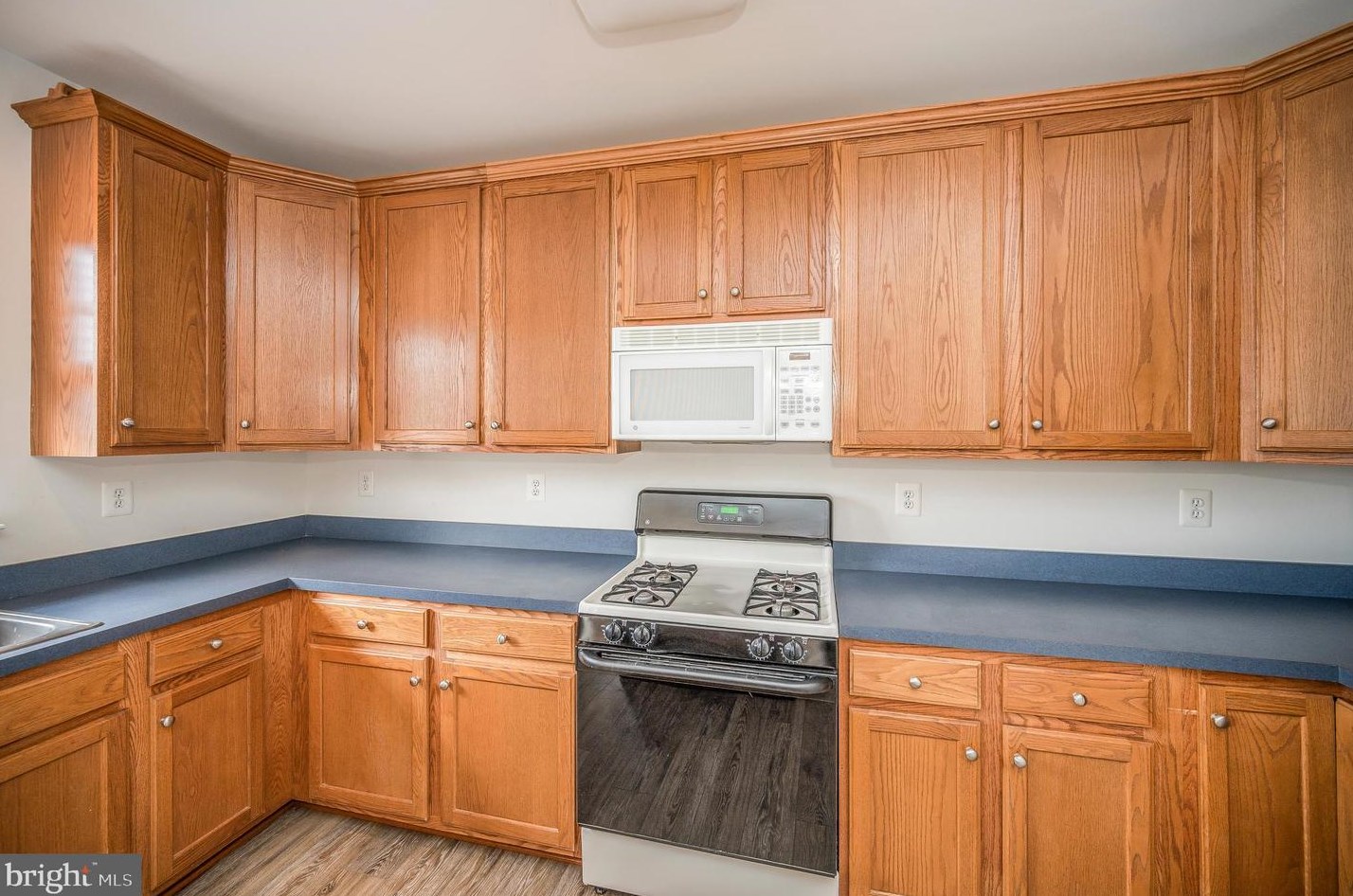 9836 Cheshire Ridge Cir, Manassas VA  20110-2788 exterior