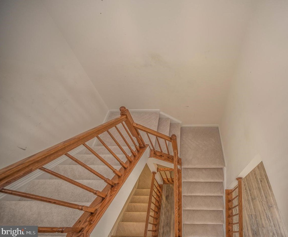 9836 Cheshire Ridge Cir, Manassas VA  20110-2788 exterior