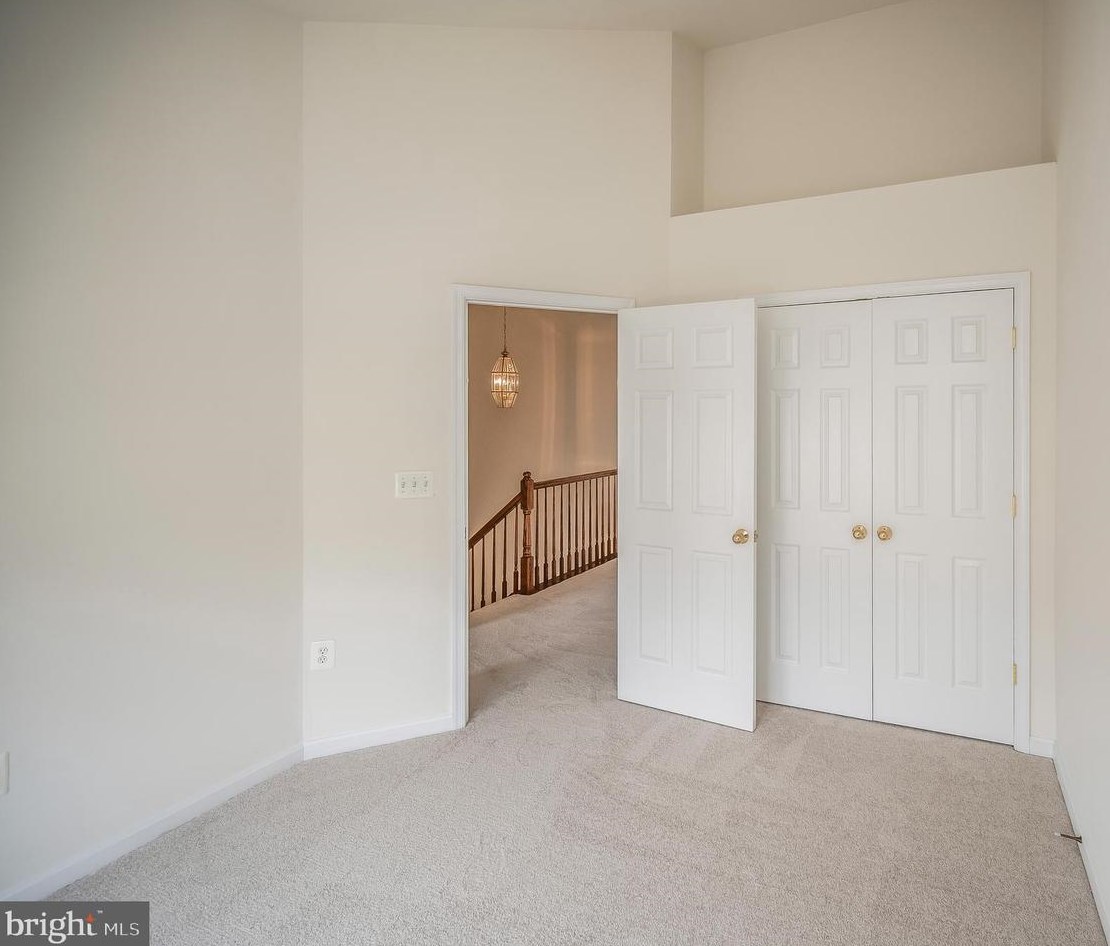 9836 Cheshire Ridge Cir, Manassas VA  20110-2788 exterior