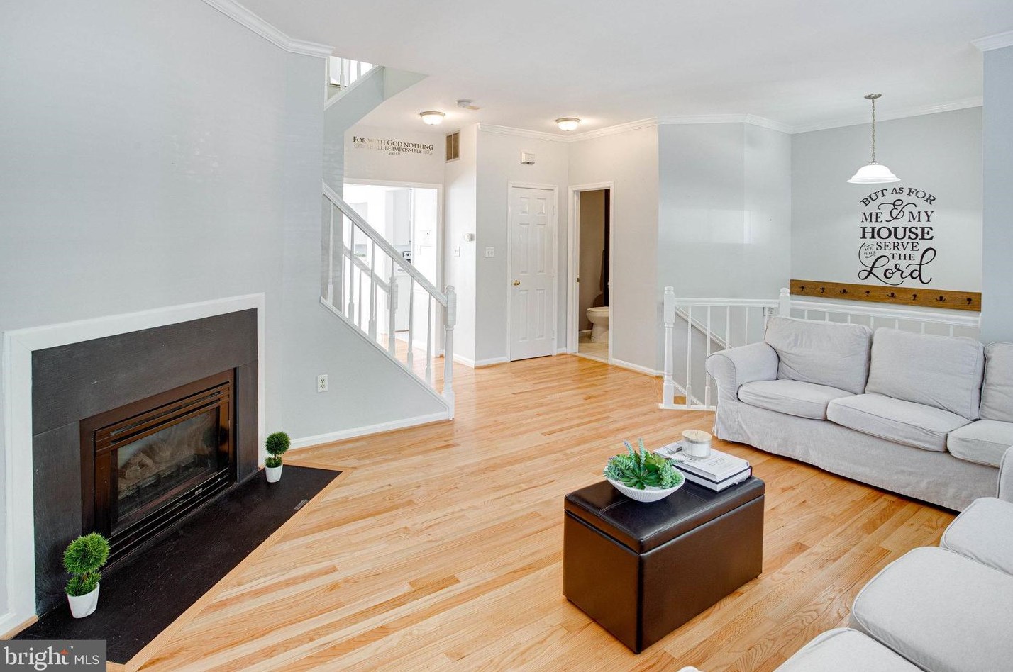 3297 Gina Pl, Woodbridge VA  22193-5927 exterior