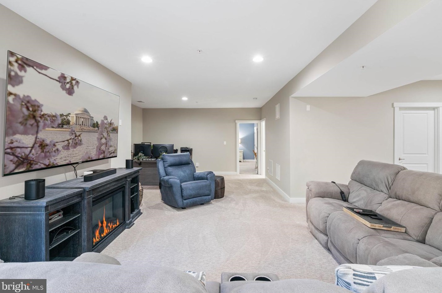 17072 Silver Arrow Dr, Dumfries VA  22026-3015 exterior