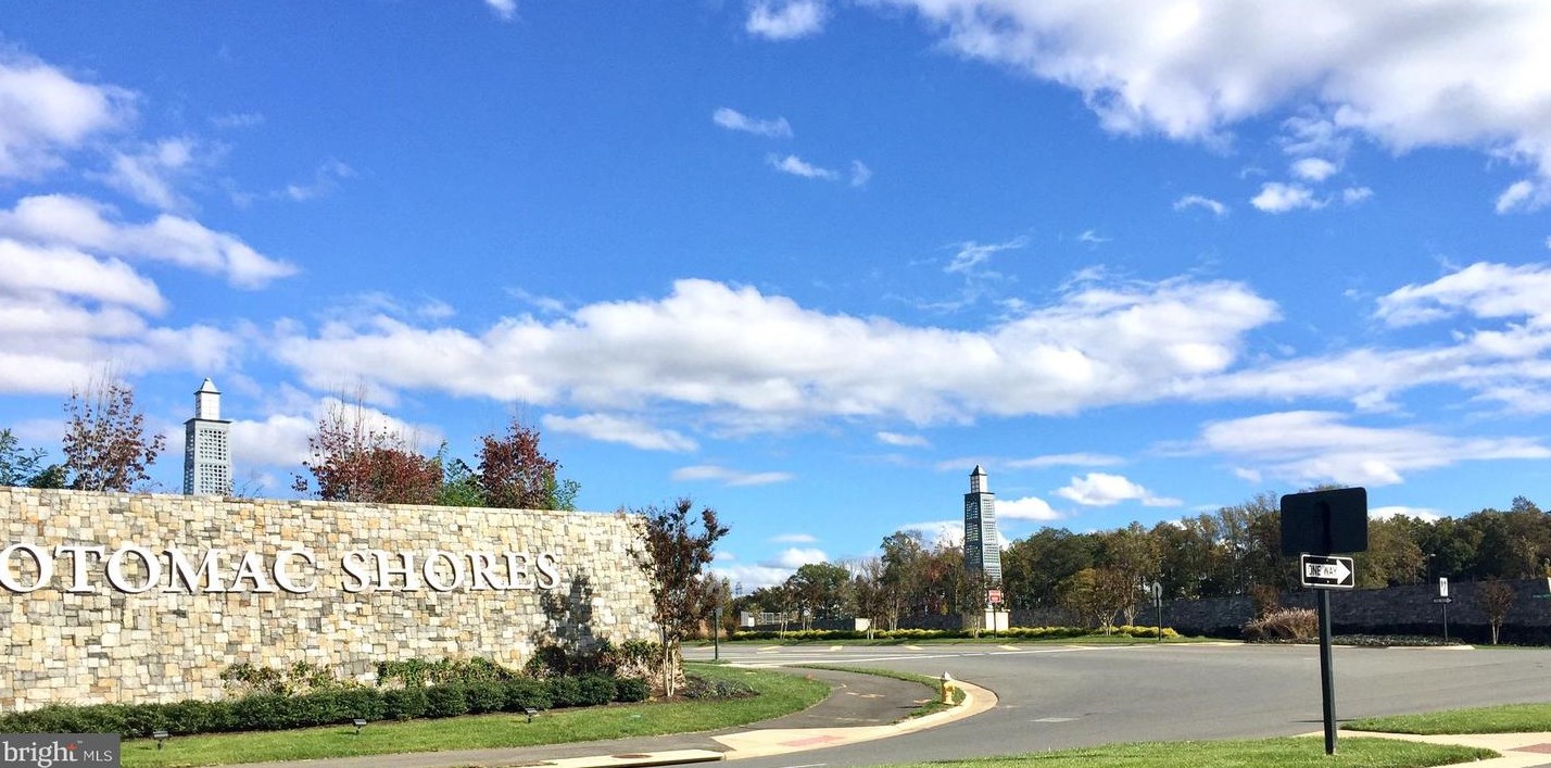 17072 Silver Arrow Dr, Dumfries VA  22026-3015 exterior