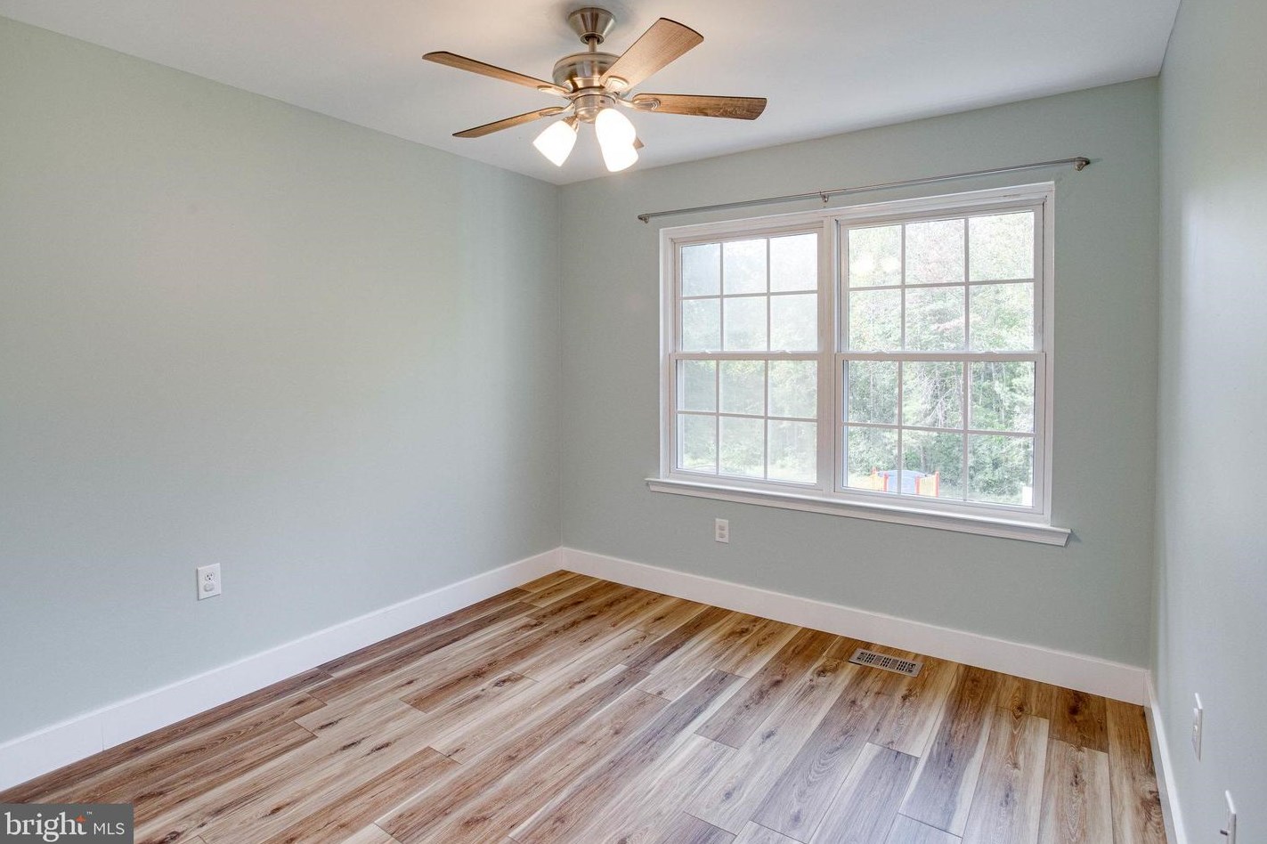 5122 Spring Branch Blvd, Dumfries VA  22025-3044 exterior