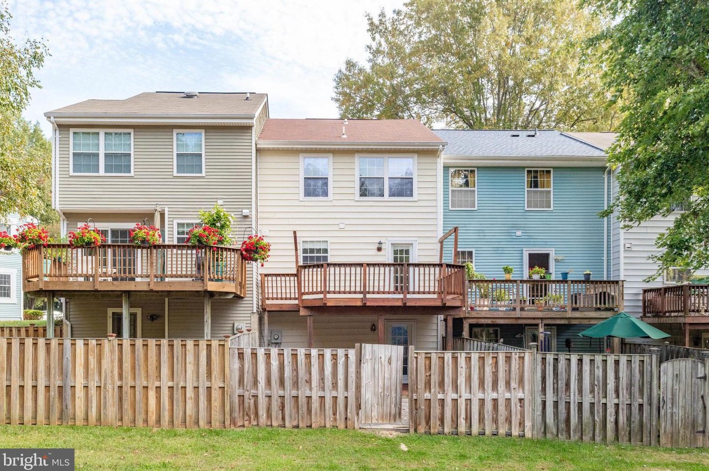 5122 Spring Branch Blvd, Dumfries VA  22025-3044 exterior