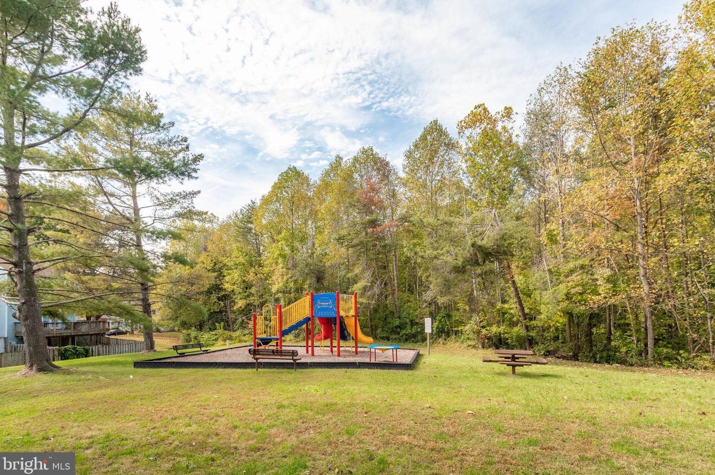 5122 Spring Branch Blvd, Dumfries VA  22025-3044 exterior