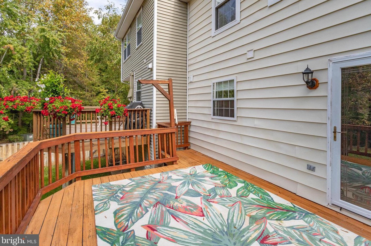 5122 Spring Branch Blvd, Dumfries VA  22025-3044 exterior