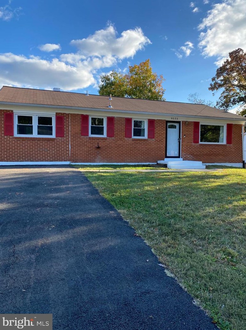 9533 Damascus Dr, Manassas VA  20109-3350 exterior