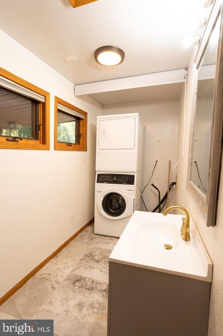 15796 Butler Pl, Dumfries VA  22025-1426 exterior