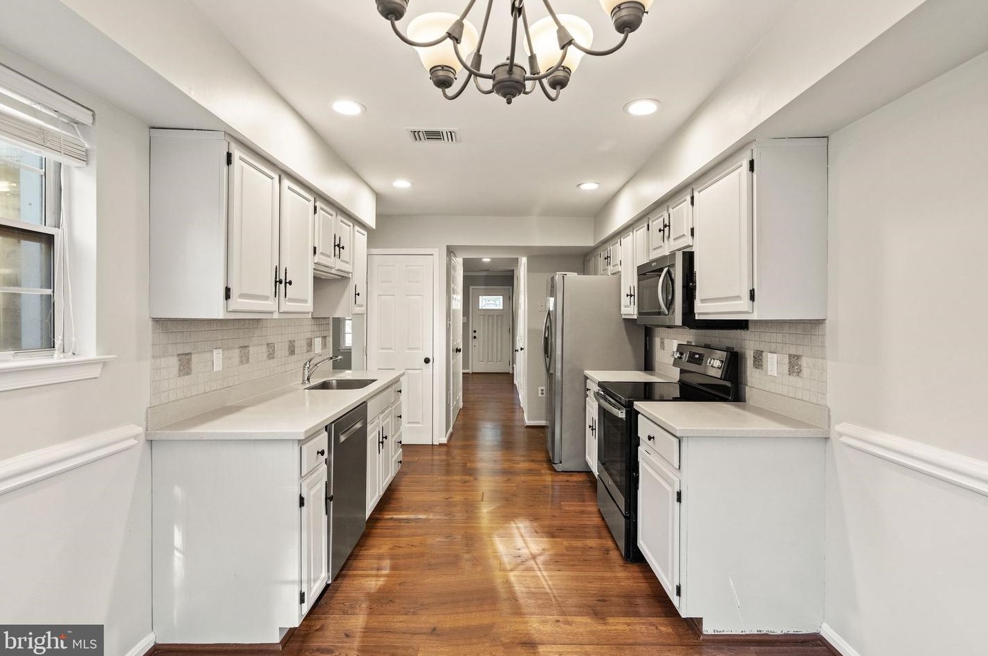 4869 Saltwater Dr, Dumfries VA  22025-1206 exterior