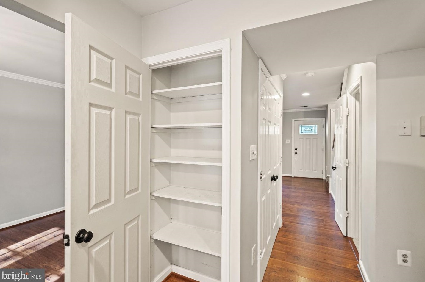 4869 Saltwater Dr, Dumfries VA  22025-1206 exterior