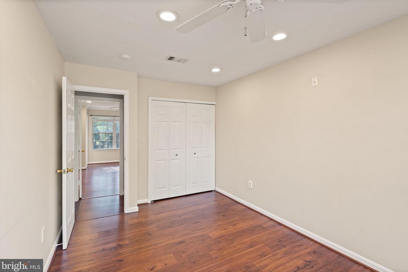 4869 Saltwater Dr, Dumfries VA  22025-1206 exterior