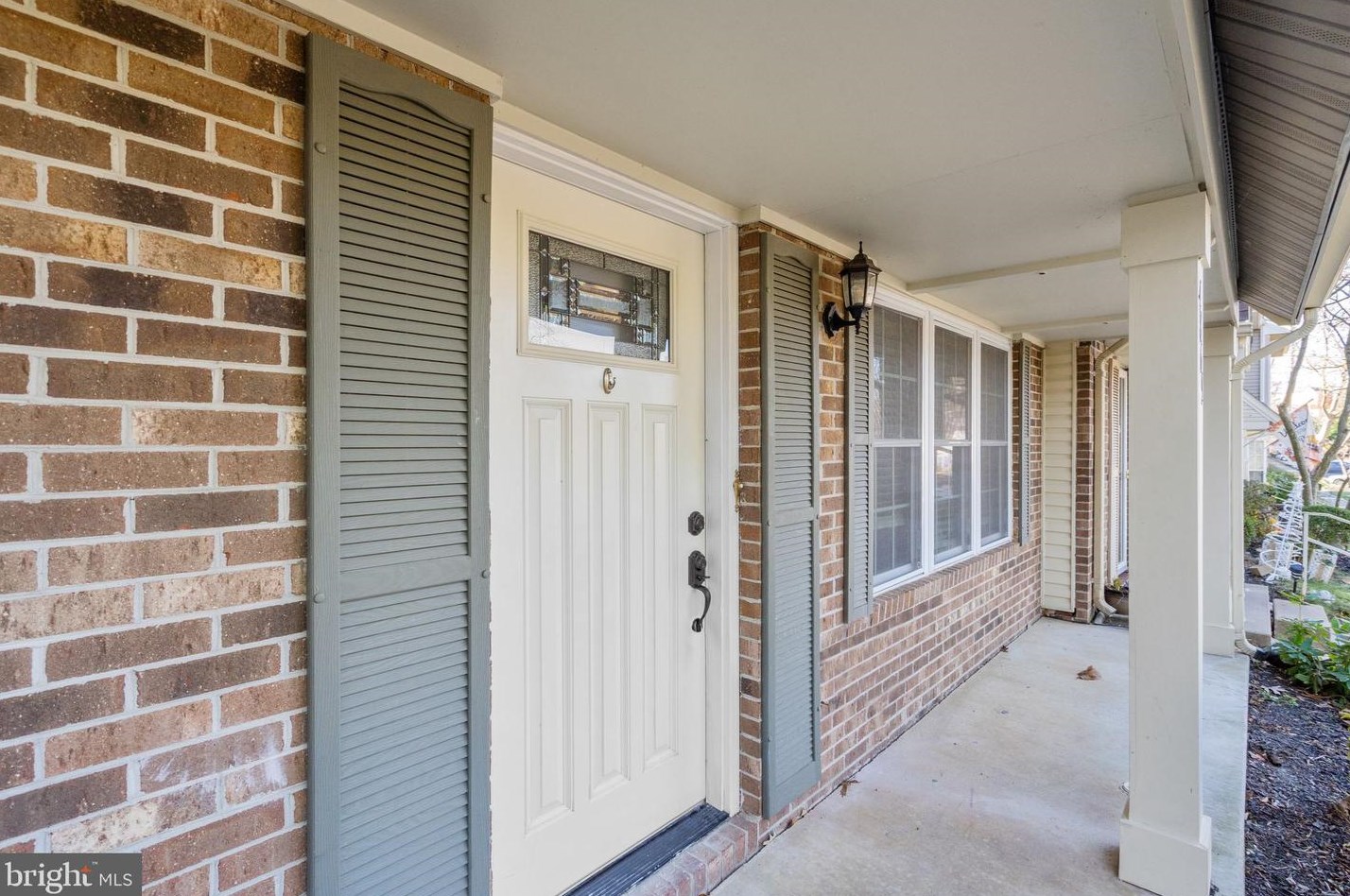4869 Saltwater Dr, Dumfries VA  22025-1206 exterior