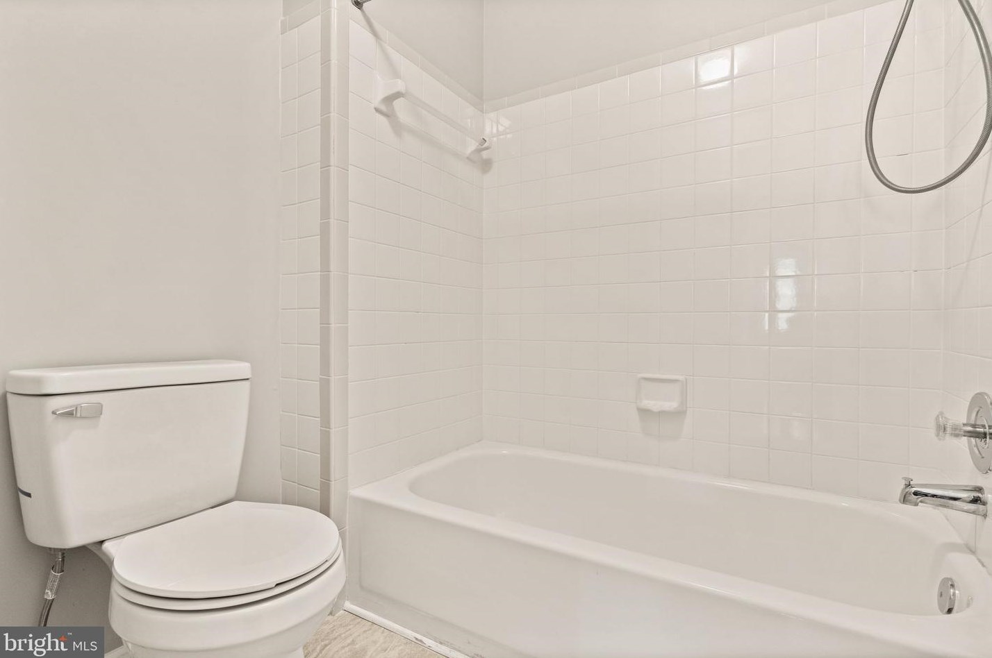 4869 Saltwater Dr, Dumfries VA  22025-1206 exterior