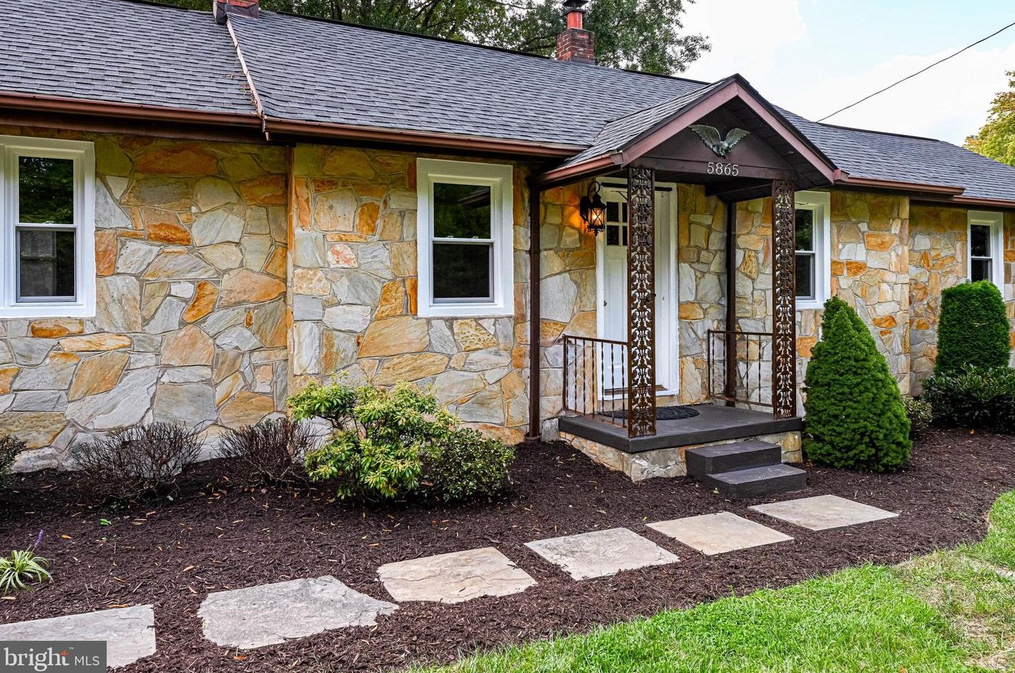 5865 Websters Way, Manassas VA  20112-3493 exterior