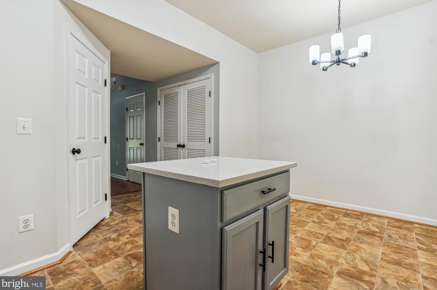 15563 Three Otters Pl, Manassas VA  20112-5424 exterior