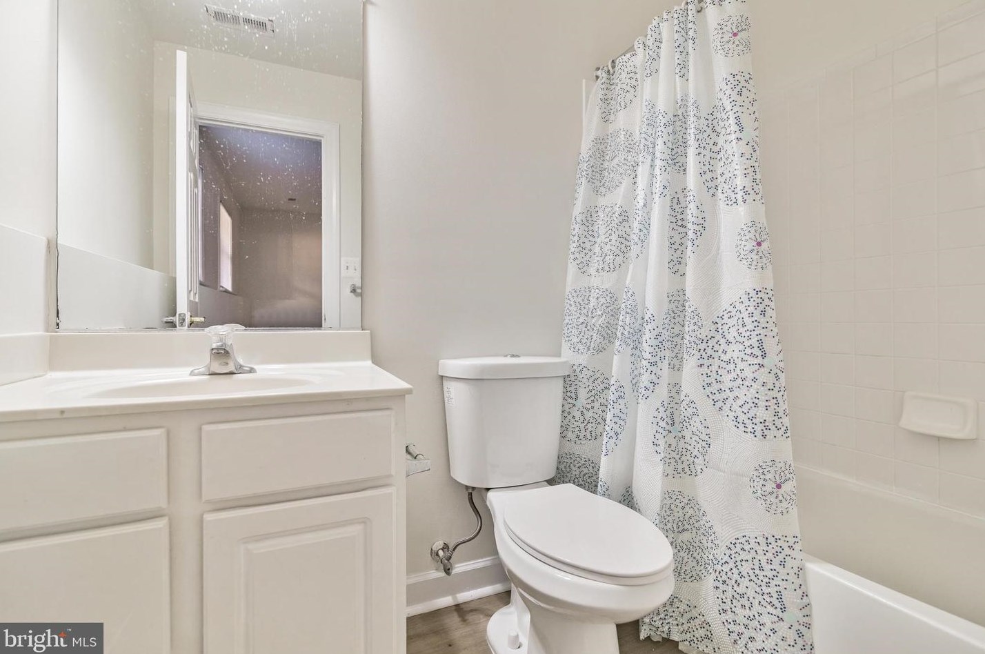 8103 Rainwater Cir, Manassas VA  20111-5225 exterior