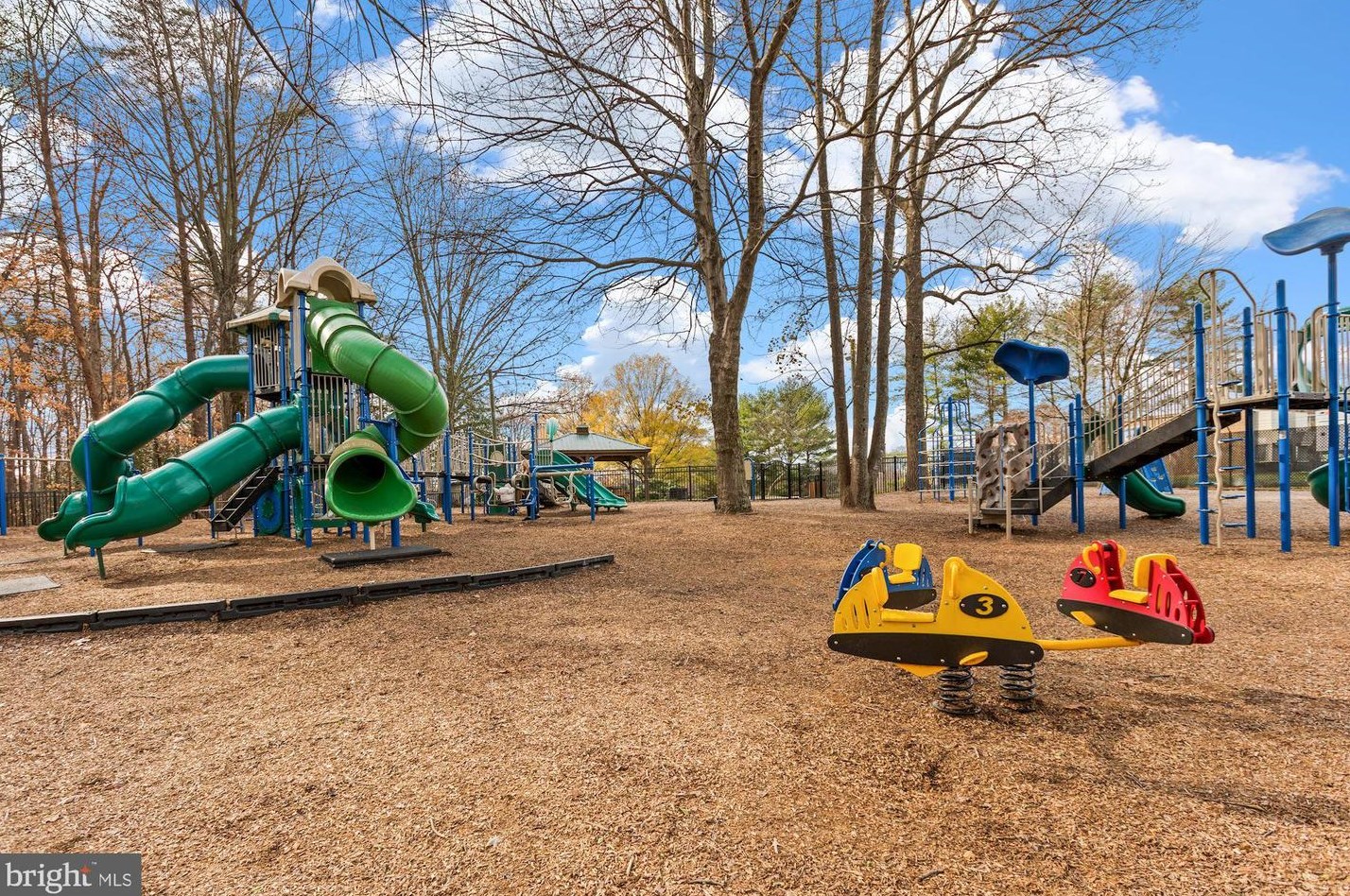 4941 Breeze Way, Dumfries VA  22025-1254 exterior