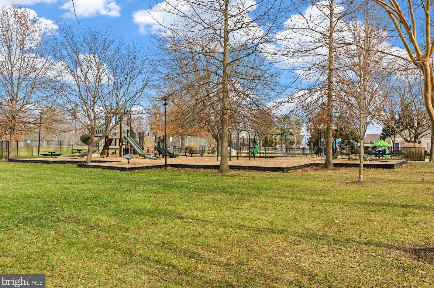 4941 Breeze Way, Dumfries VA  22025-1254 exterior