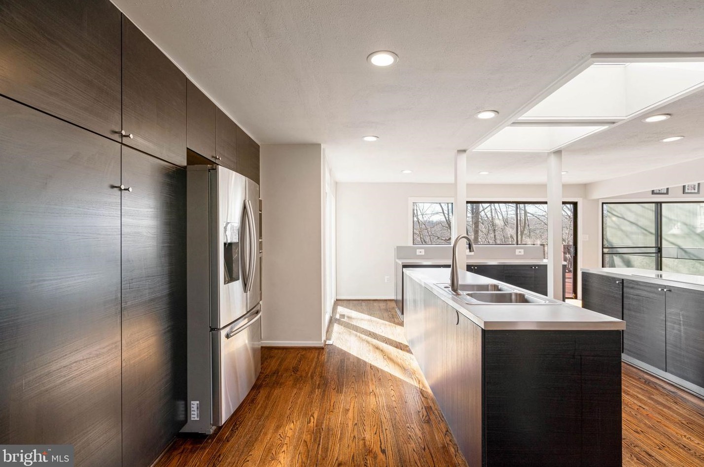 6121 Occoquan Forest Dr, Manassas VA  20112-3034 exterior
