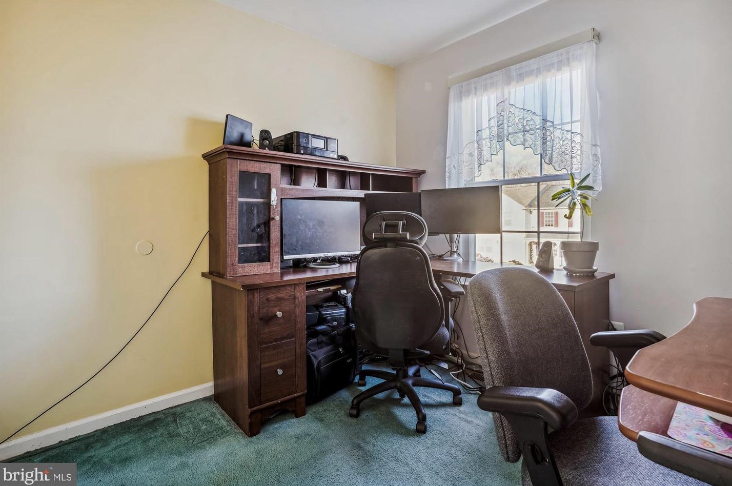 3634 Dahlgren Pl, Dumfries VA  22026-2602 exterior