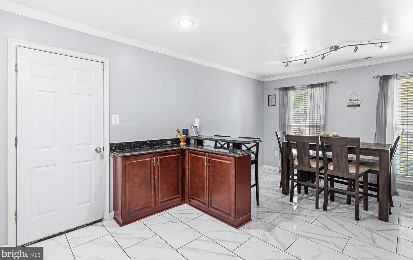 14277 Sonnette Ct, Woodbridge VA  22193-3423 exterior