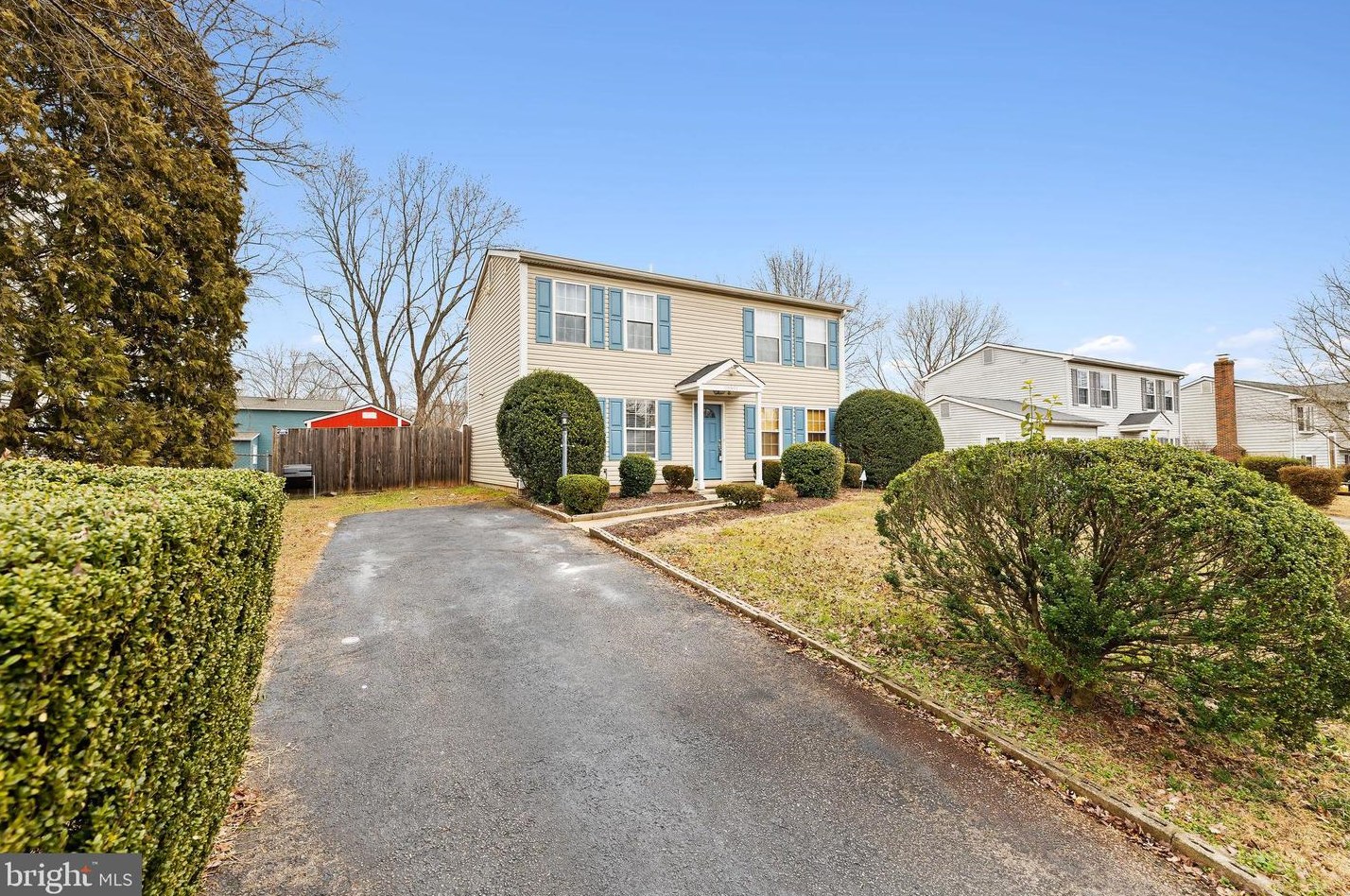 13591 Princedale Dr, Woodbridge VA  22193-3771 exterior