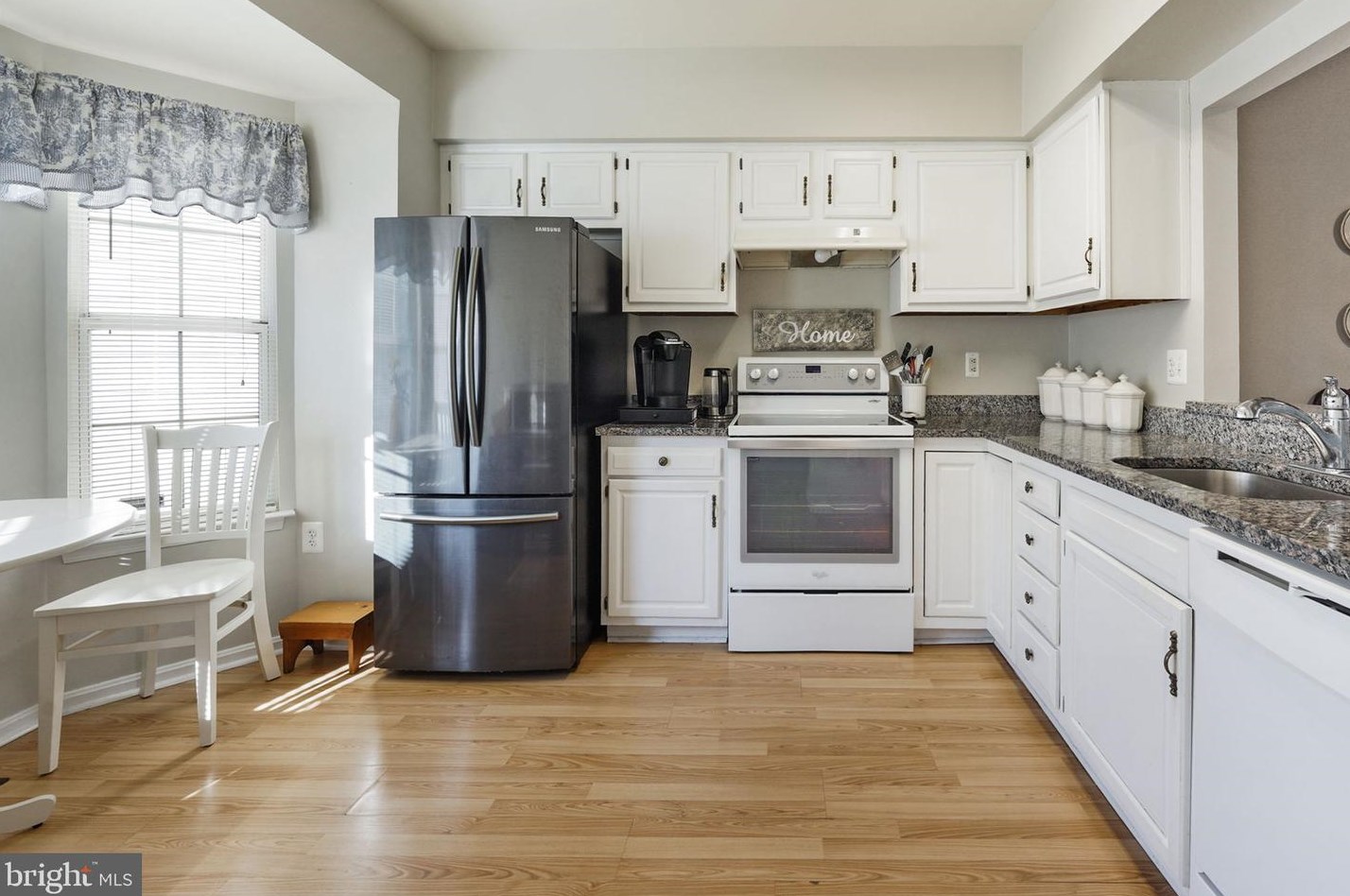 15757 Widewater Dr, Dumfries VA  22025-1212 exterior