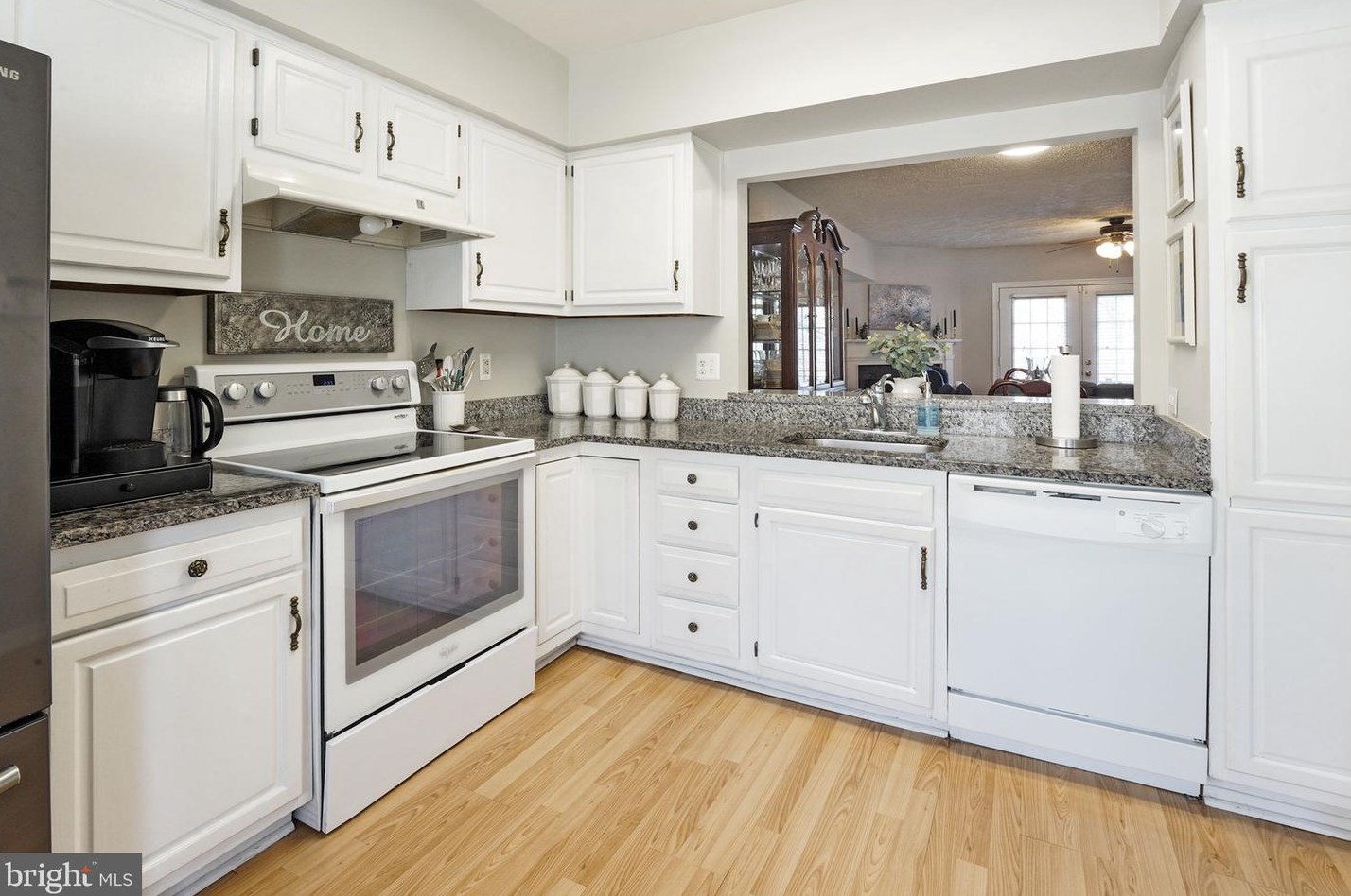 15757 Widewater Dr, Dumfries VA  22025-1212 exterior
