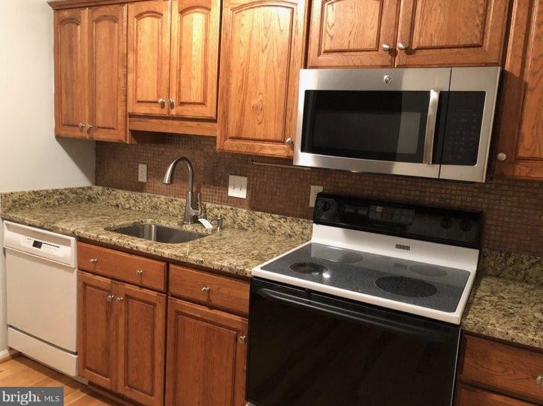 3204 Foothill St, Woodbridge VA  22192-1405 exterior