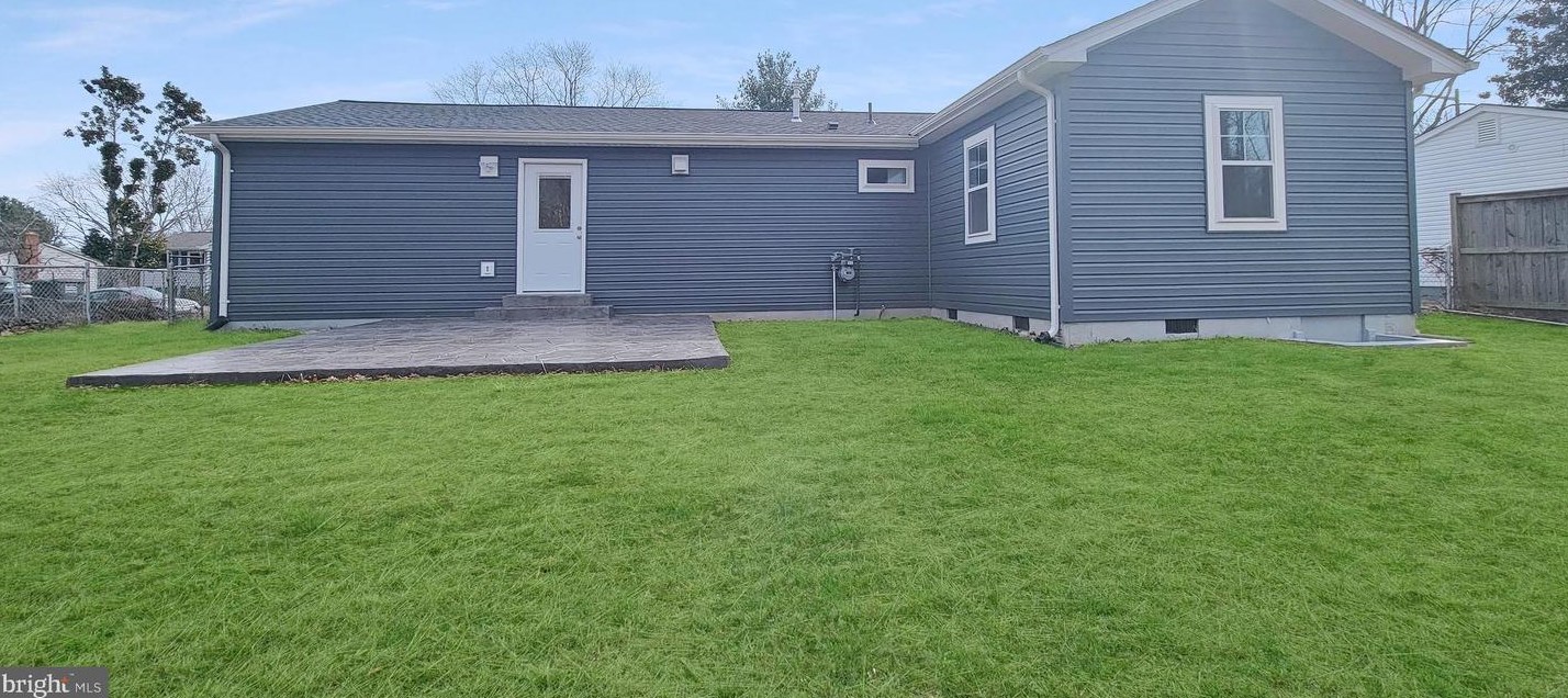 15124 Concord Dr, Woodbridge VA  22193-1640 exterior