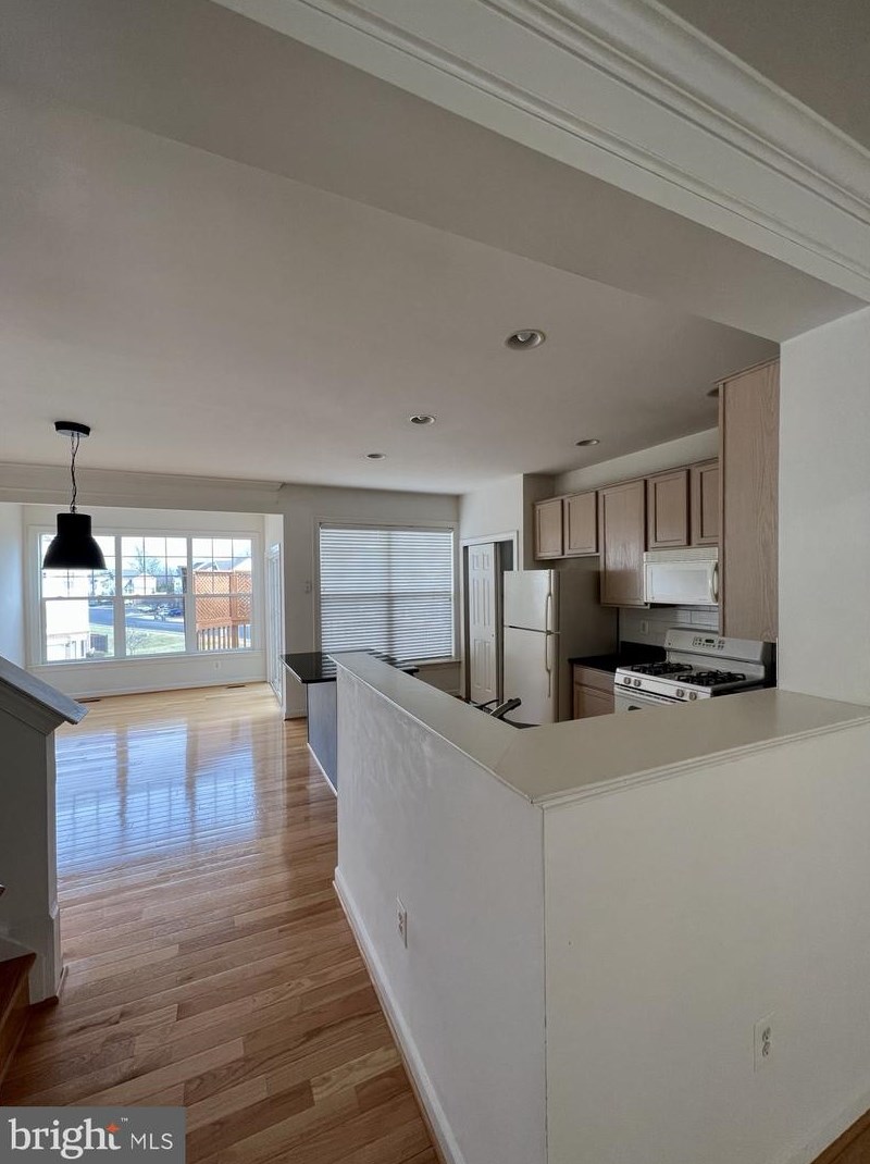 8114 Rainwater Cir, Manassas VA  20111-5231 exterior