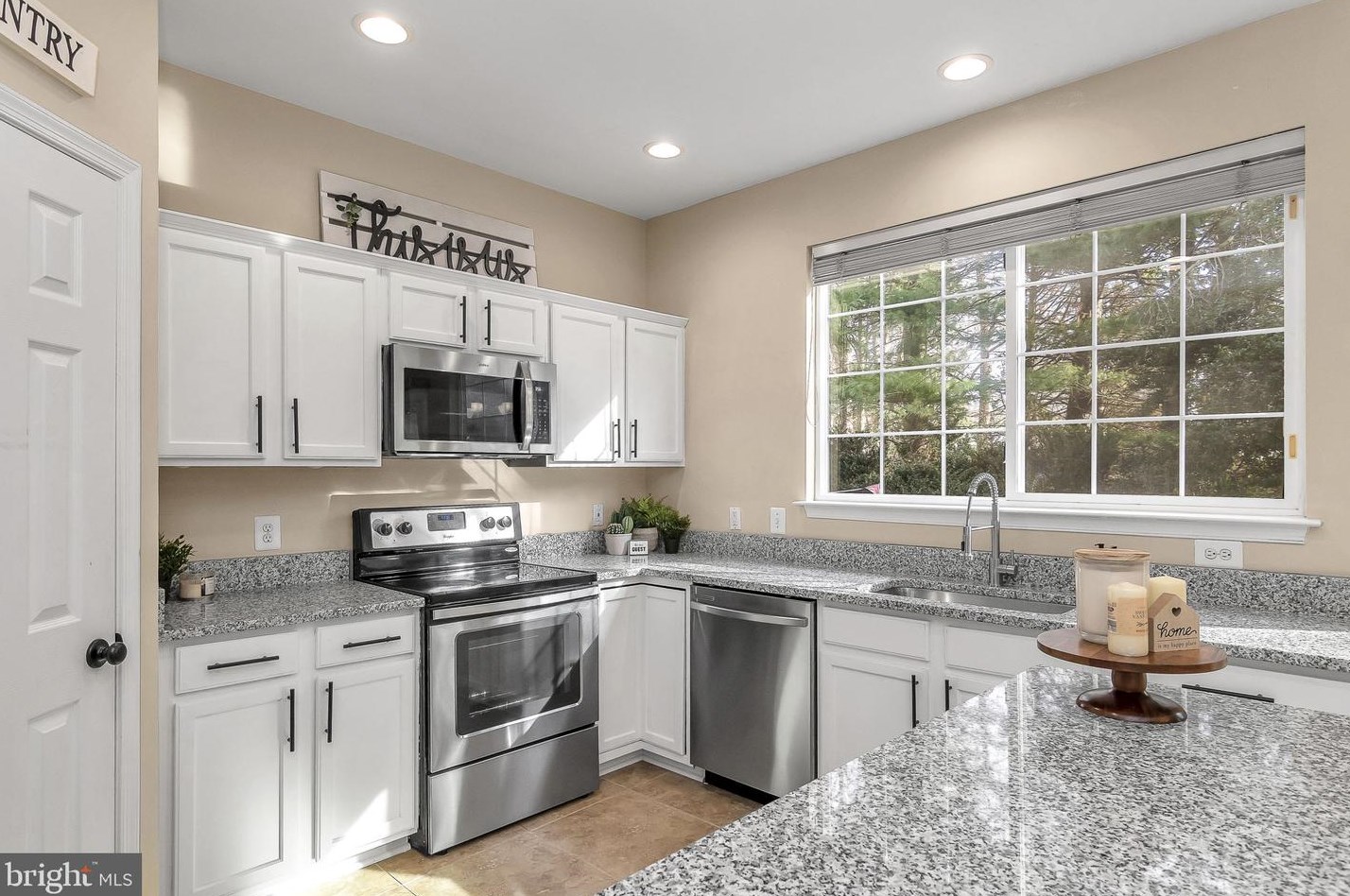 4921 Benecia Ln, Dumfries VA  22025-1243 exterior