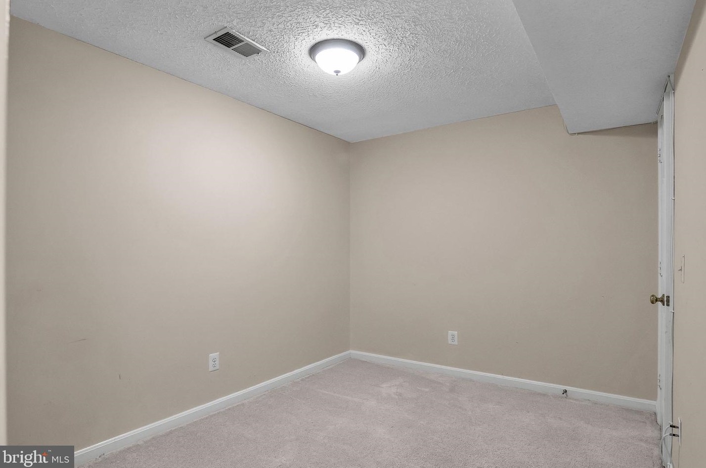 4921 Benecia Ln, Dumfries VA  22025-1243 exterior