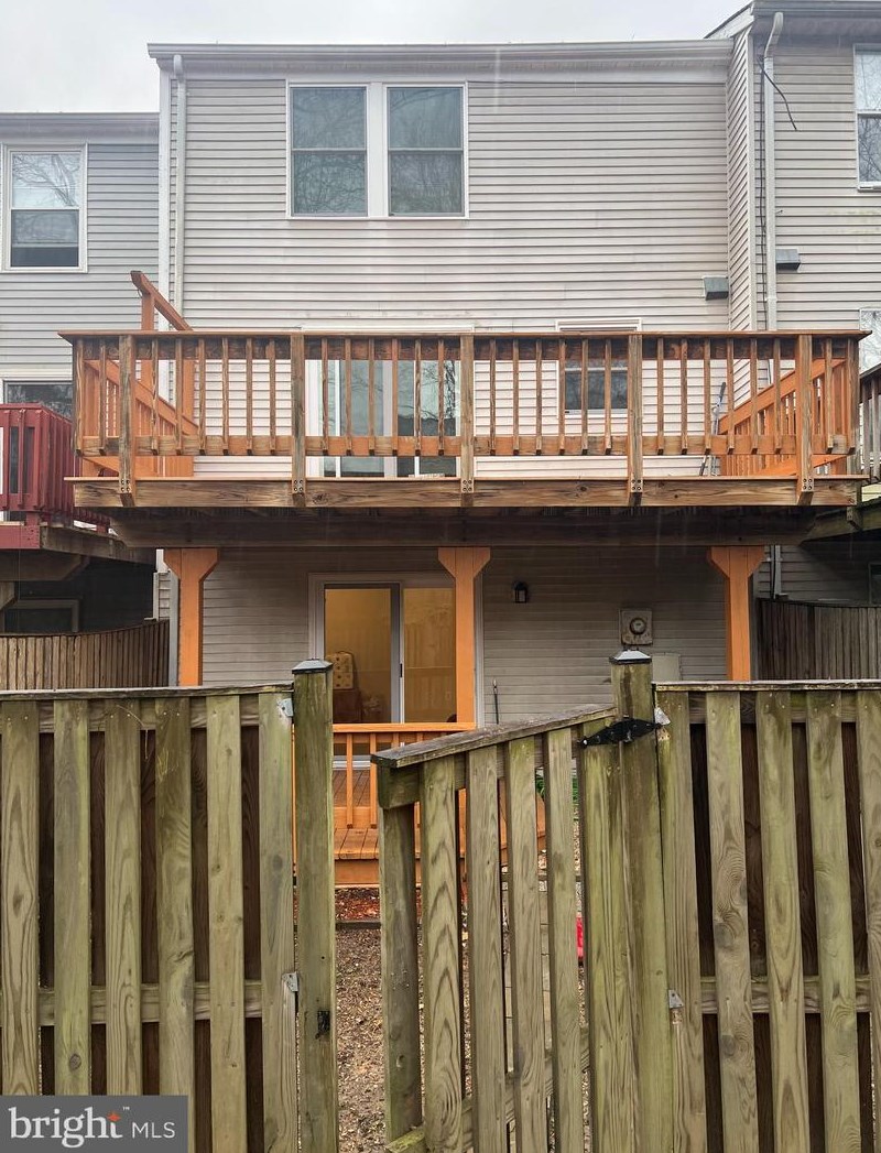 15067 Mill Spring Dr, Dumfries VA  22025-1078 exterior