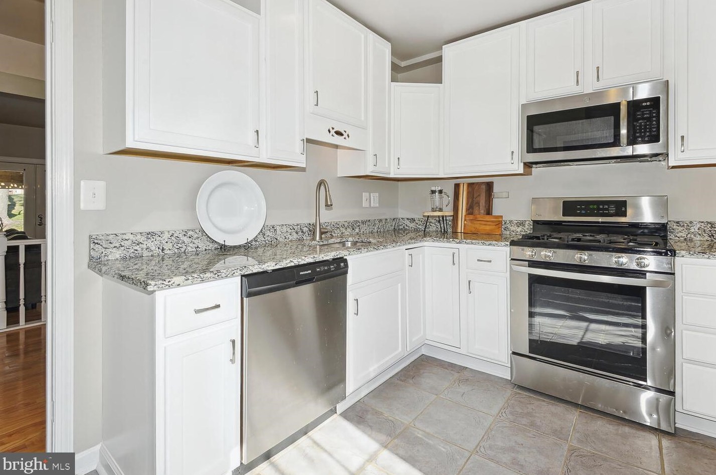 7382 Colton Ln, Manassas VA  20109-2957 exterior