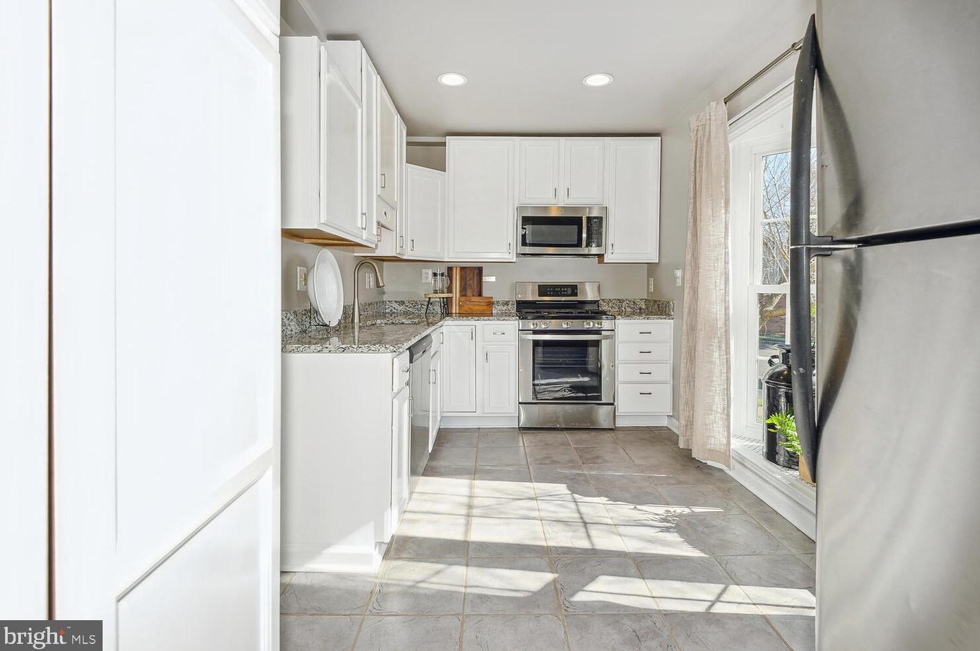 7382 Colton Ln, Manassas VA  20109-2957 exterior