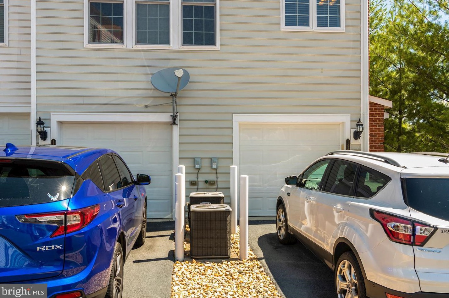 14800 Potomac Branch Dr, Woodbridge VA  22191-4056 exterior