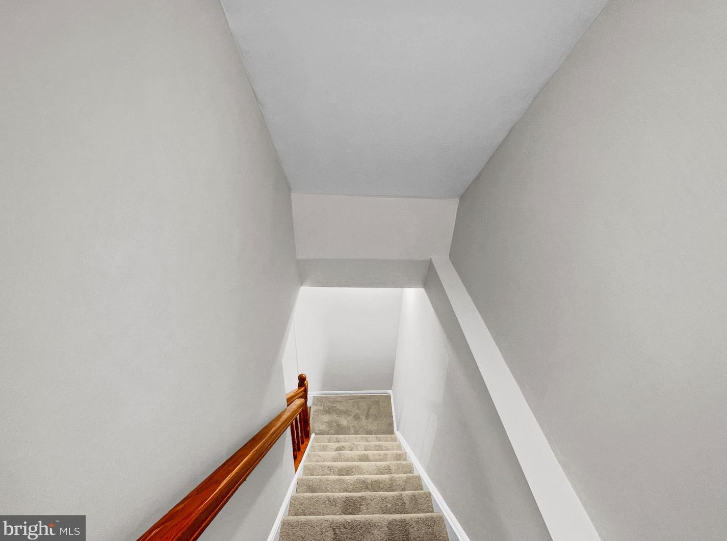 4405 Loganberry Ln, Dumfries VA  22025-1003 exterior