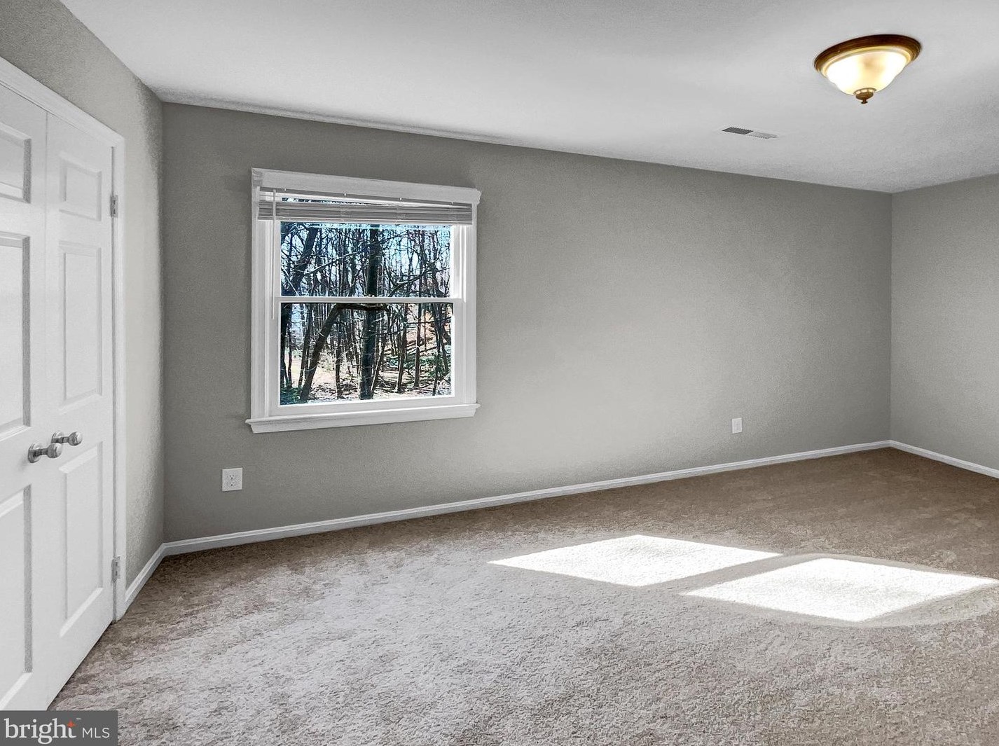 4405 Loganberry Ln, Dumfries VA  22025-1003 exterior