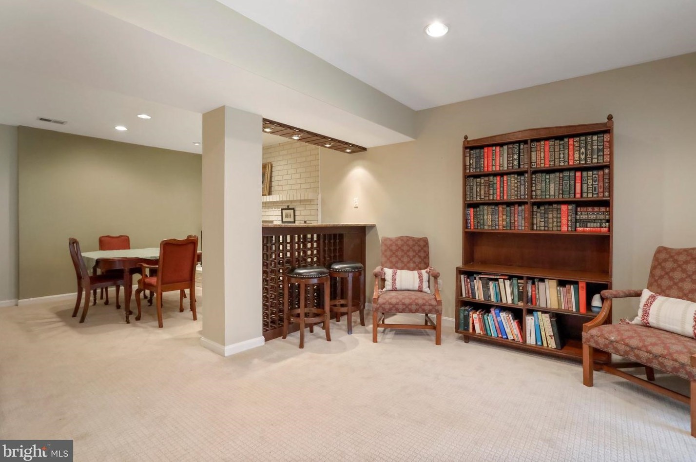 5550 Wide Oak Ct, Woodbridge VA  22192-6036 exterior